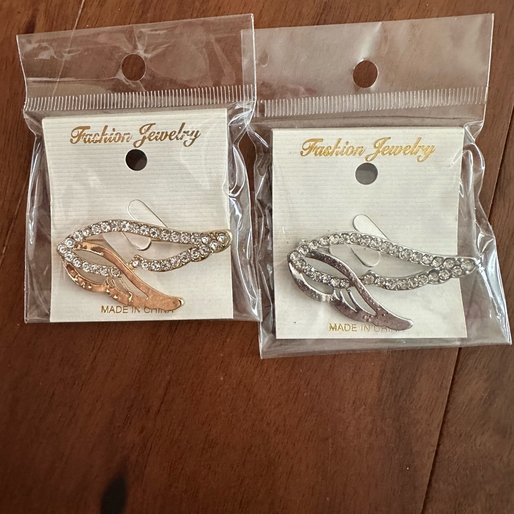 Angel wing pins goldtone and silvertone